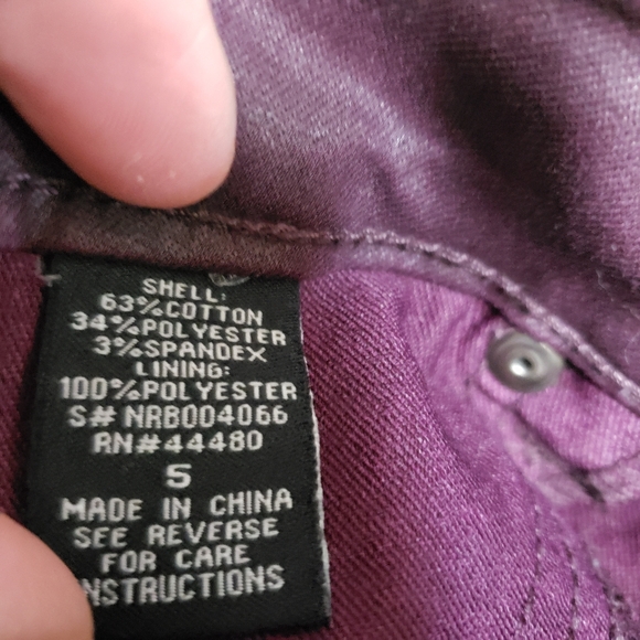 Womens Jeans Size 5 Burgundy Skinny Tappered Leg Mid Rise Coated - Picture 10 of 10